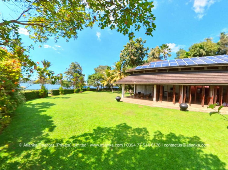 Lakefront Villa for Sale in Bolgoda