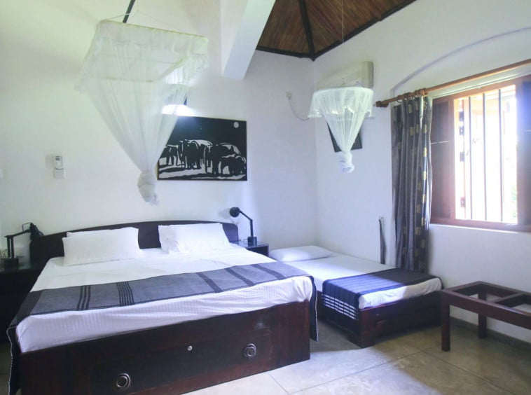 Lakefront Villa for Sale in Bolgoda