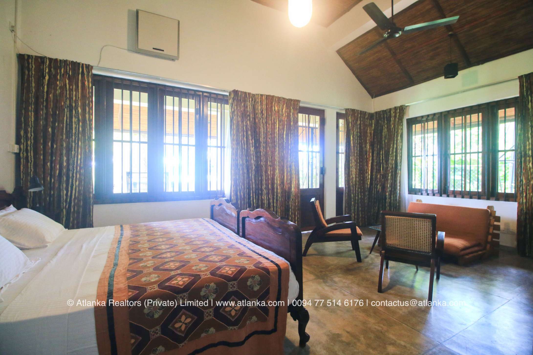 Lakefront Villa for Sale in Bolgoda