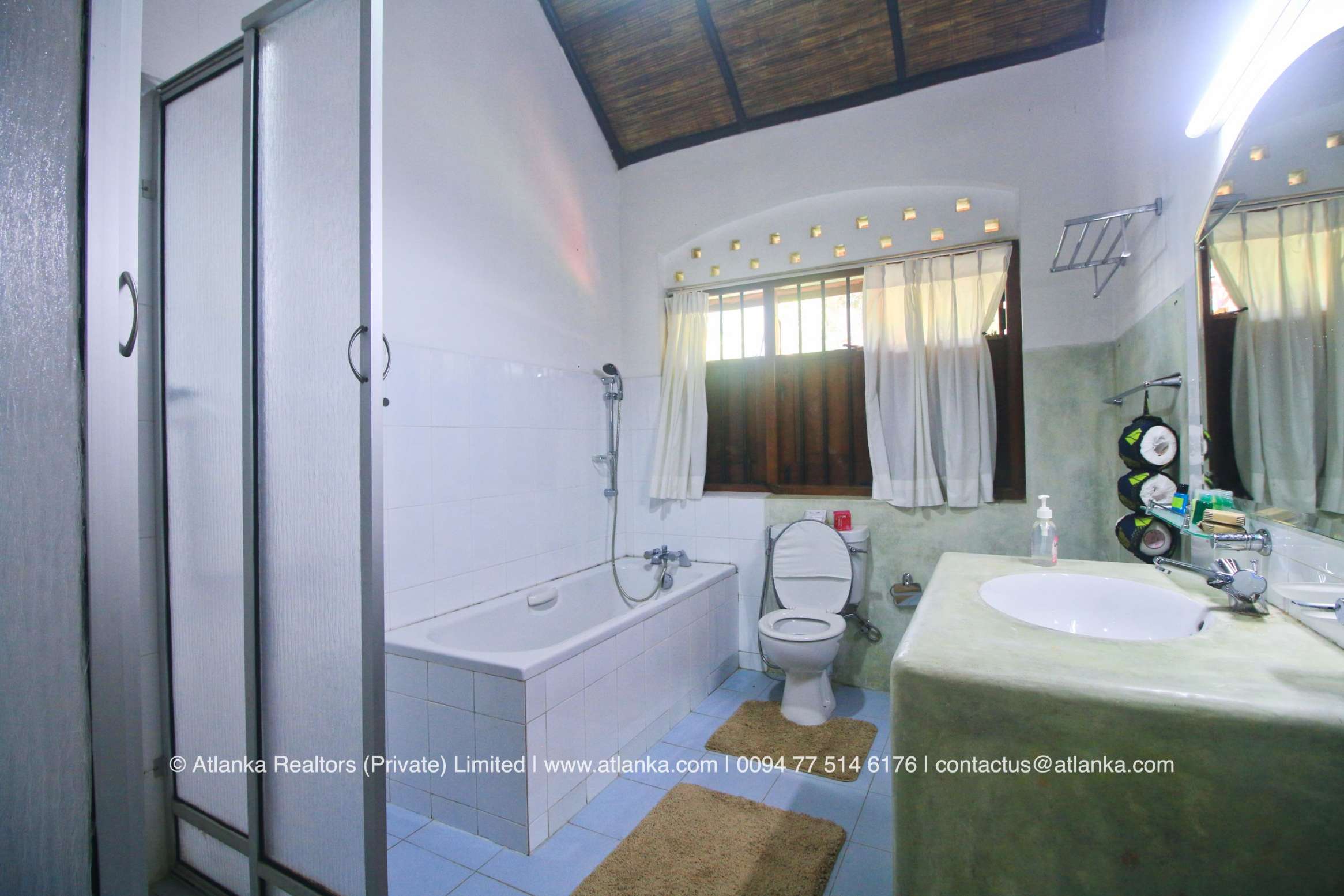 Lakefront Villa for Sale in Bolgoda