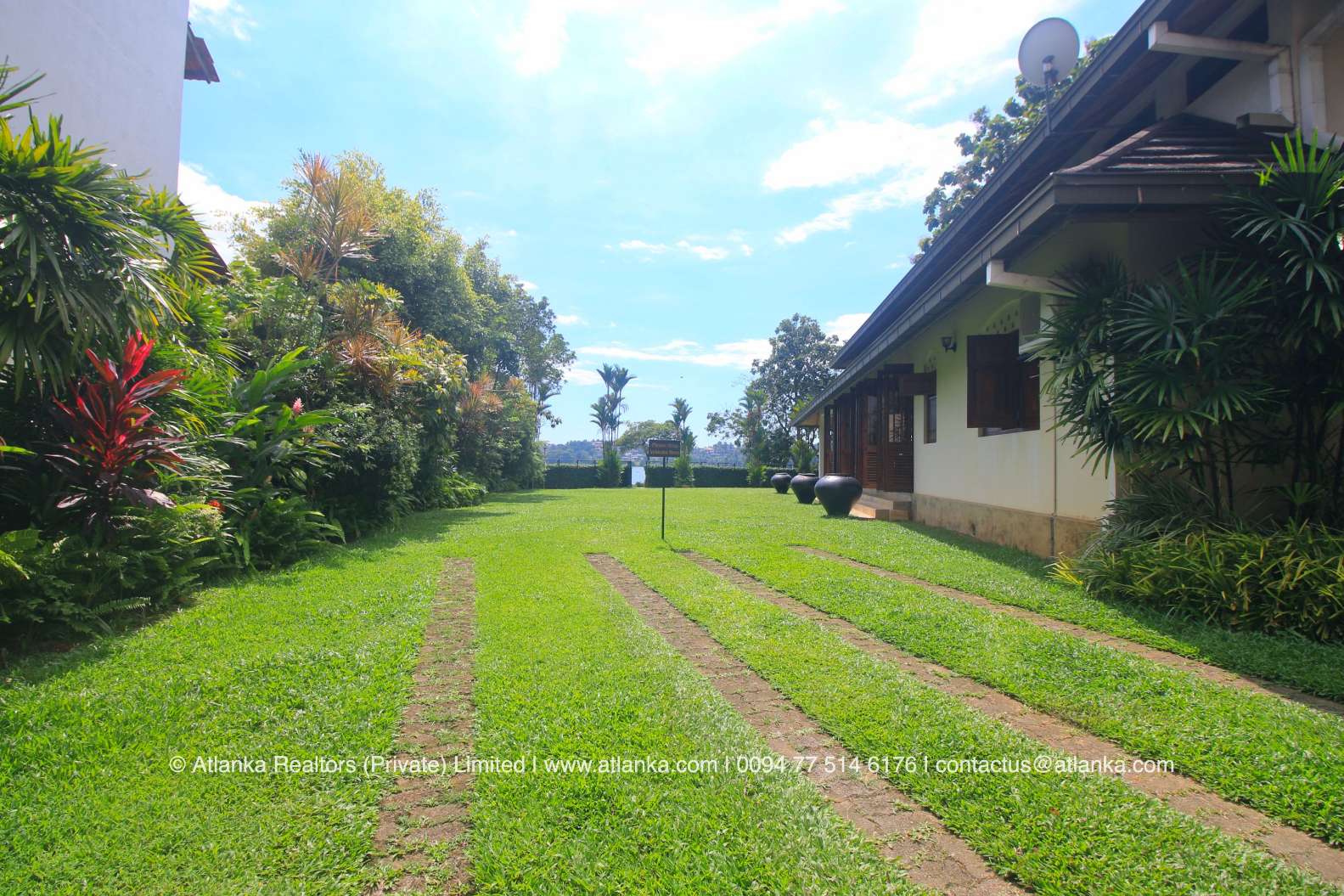 Lakefront Villa for Sale in Bolgoda