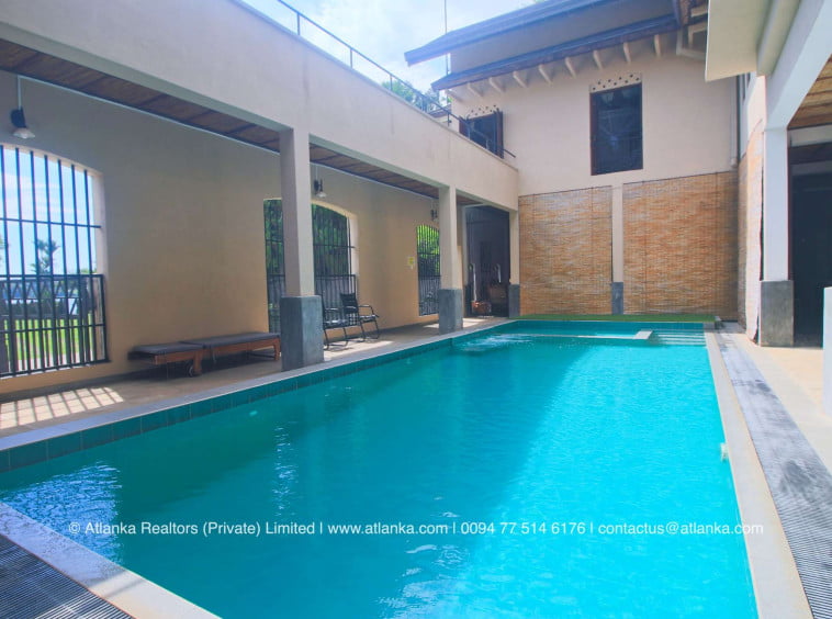 Lakefront Villa for Sale in Bolgoda