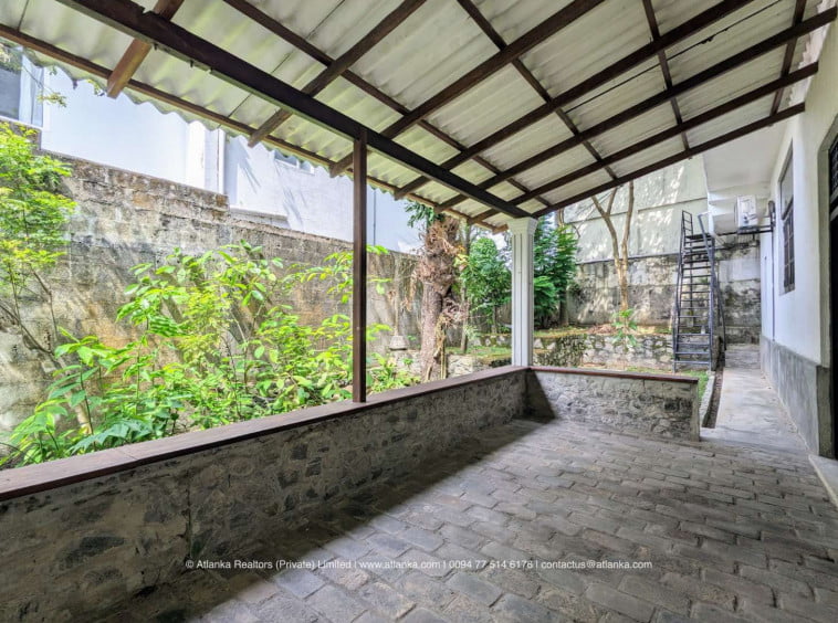 House for Sale in Thalawathugoda
