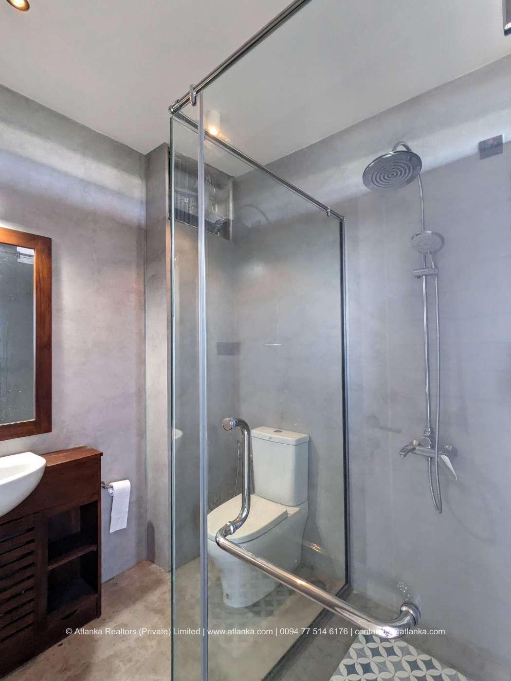 Building with AirBnB Setup & Retail Shop Spaces for Rent on Marine Drive