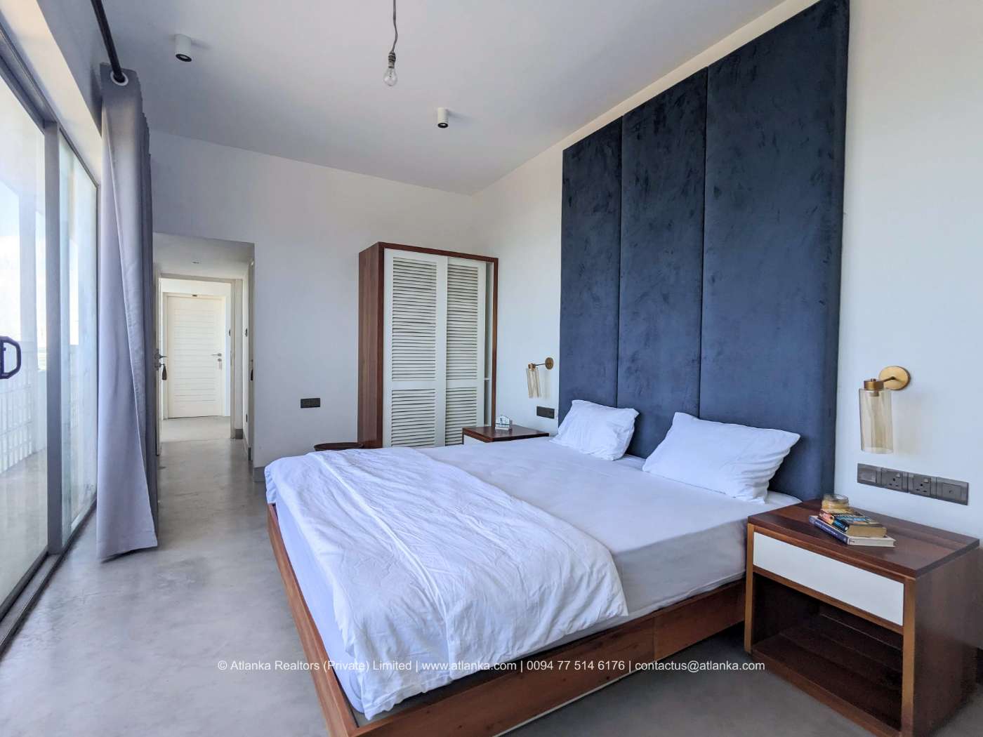 Building with AirBnB Setup & Retail Shop Spaces for Rent on Marine Drive