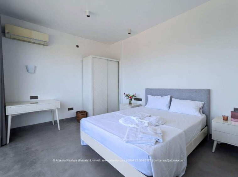 Building with AirBnB Setup & Retail Shop Spaces for Rent on Marine Drive