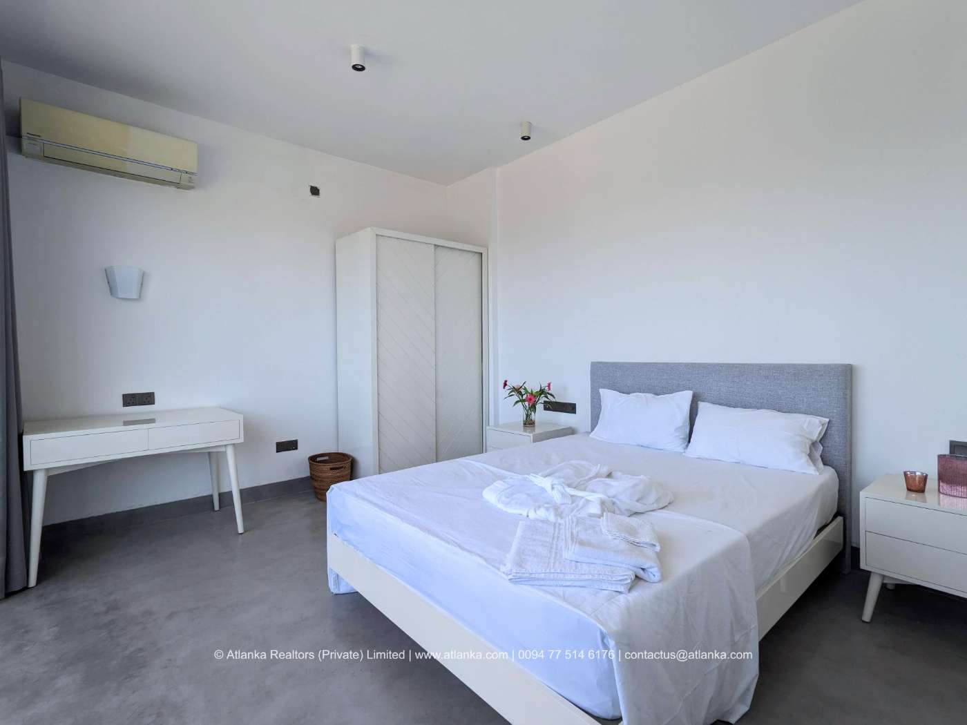 Building with AirBnB Setup & Retail Shop Spaces for Rent on Marine Drive