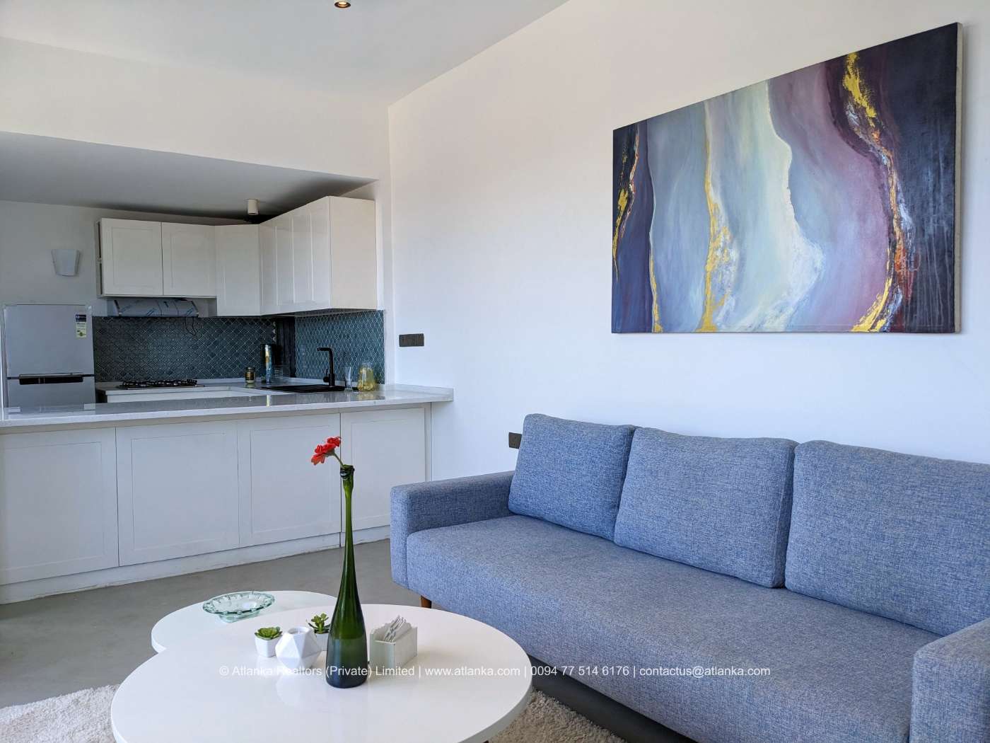 Building with AirBnB Setup & Retail Shop Spaces for Rent on Marine Drive