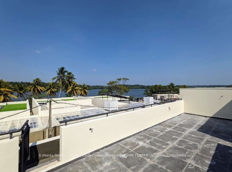 Villa for Sale in Water Estate Bolgoda