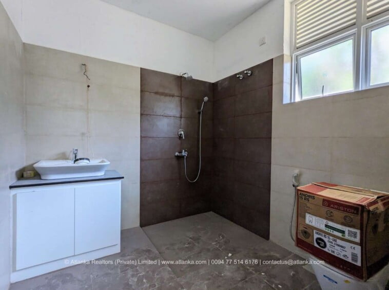 Villa for Sale in Water Estate Bolgoda