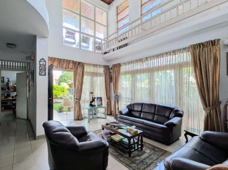 4 Bedroom House for Sale in Kohuwala