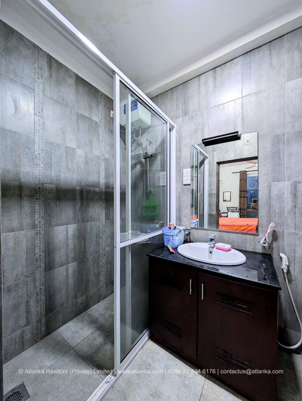 Apartment for Urgent Sale in Bambalapitiya