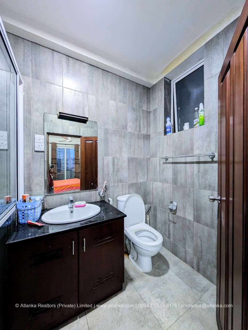 Apartment for Urgent Sale in Bambalapitiya