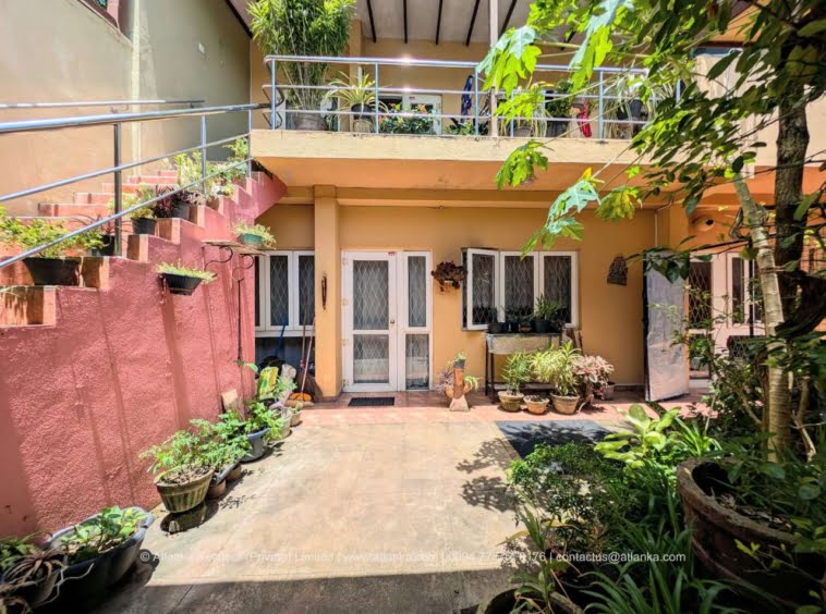 Multi-Family House for Sale in Mount Lavinia