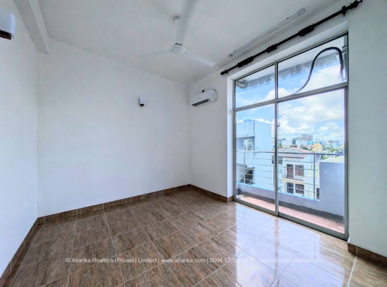 3 Bedroom Apartment for Sale in Dehiwala