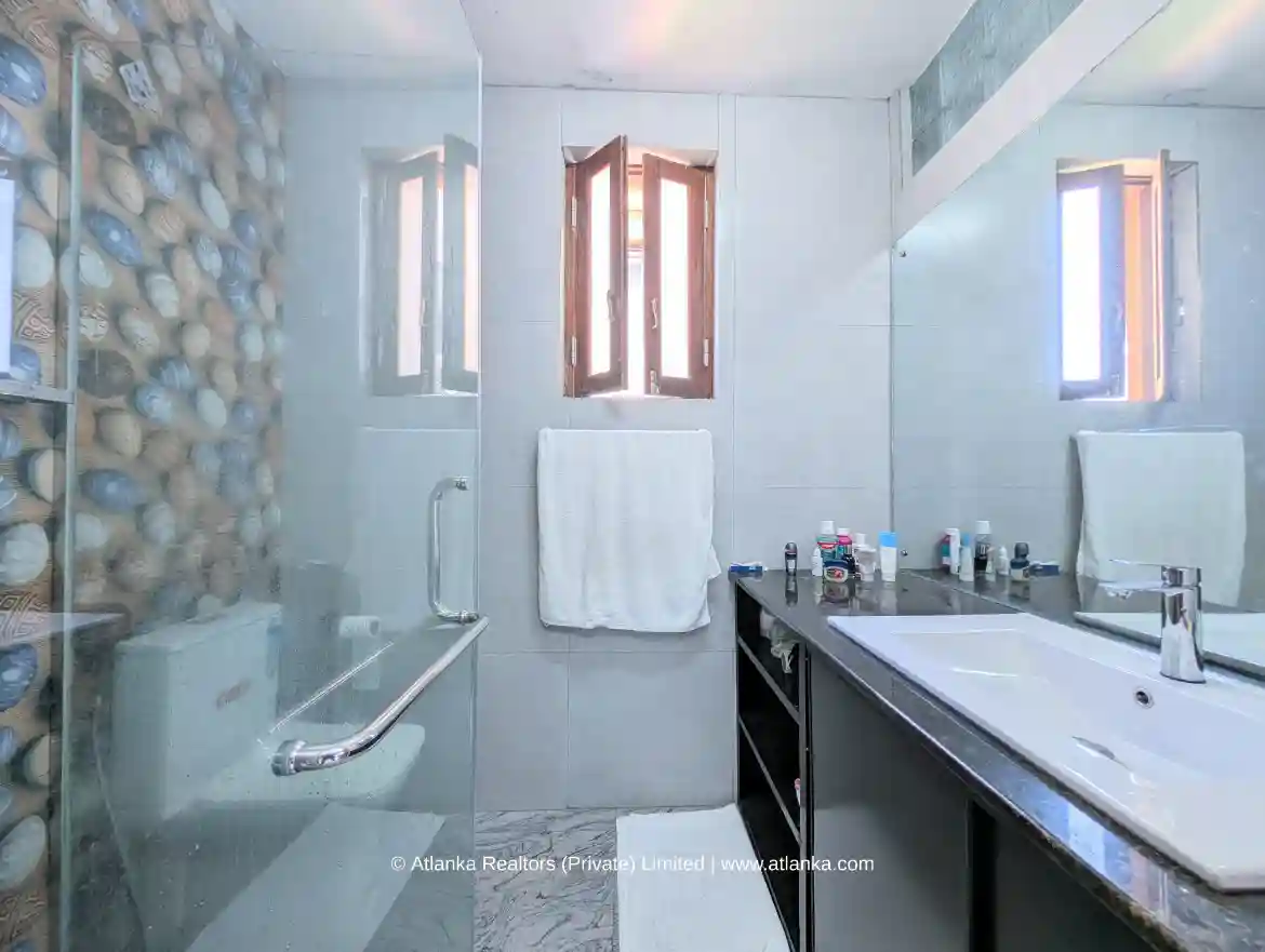 2BHK Apartment for Sale in Bambalapitiya